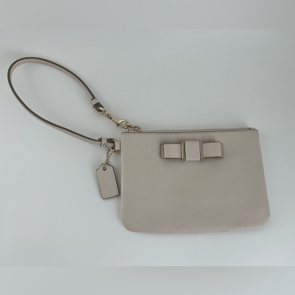 Vintage Coach leather wristlet - Picture 3 of 5